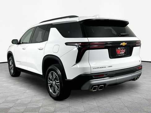 Used 2026 Chevrolet Traverse LT AWD/4WD image 4