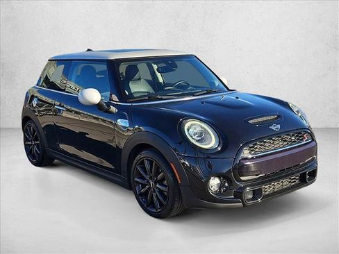 Used 2019 MINI Cooper S w/ Premium Package image 3