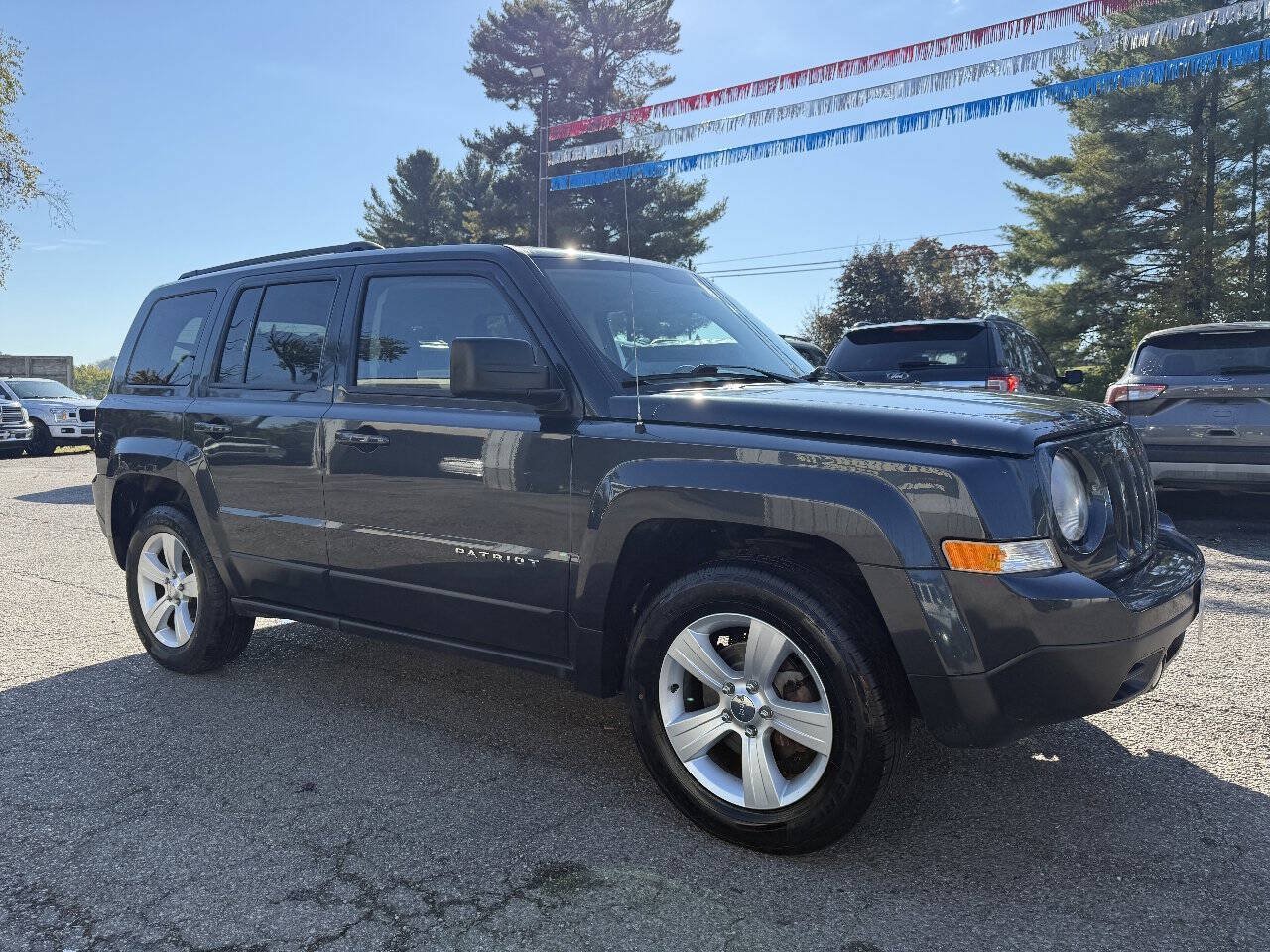 Used 2014 Jeep Patriot Latitude AWD/4WD image 4