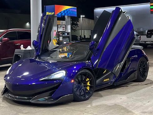 Used 2020 McLaren 600LT Spider RWD image 2