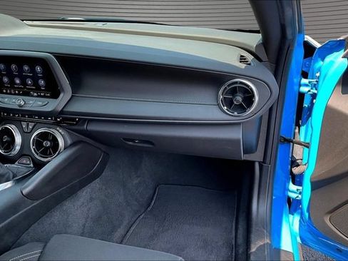Used 2022 Chevrolet Camaro LT w/ Technology Package RWD image 24