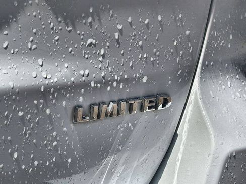 Used 2018 Jeep Grand Cherokee Limited RWD image 31