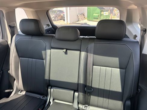 Used 2023 Volkswagen Tiguan SE AWD/4WD image 18