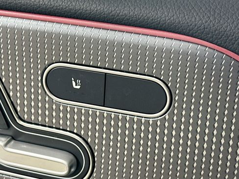 Certified 2022 Mercedes-Benz GLB 250 4MATIC image 24