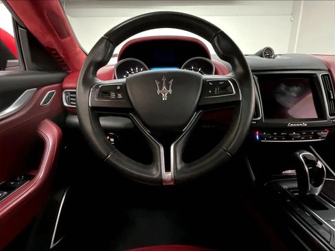 Used 2017 Maserati Levante w/ Luxury Package AWD/4WD image 19