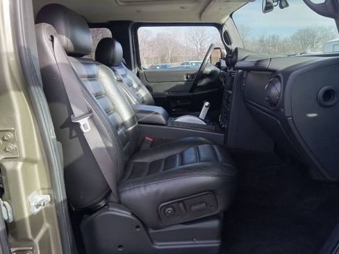 Used 2005 HUMMER H2 w/ Preferred Equipment Group AWD/4WD image 16