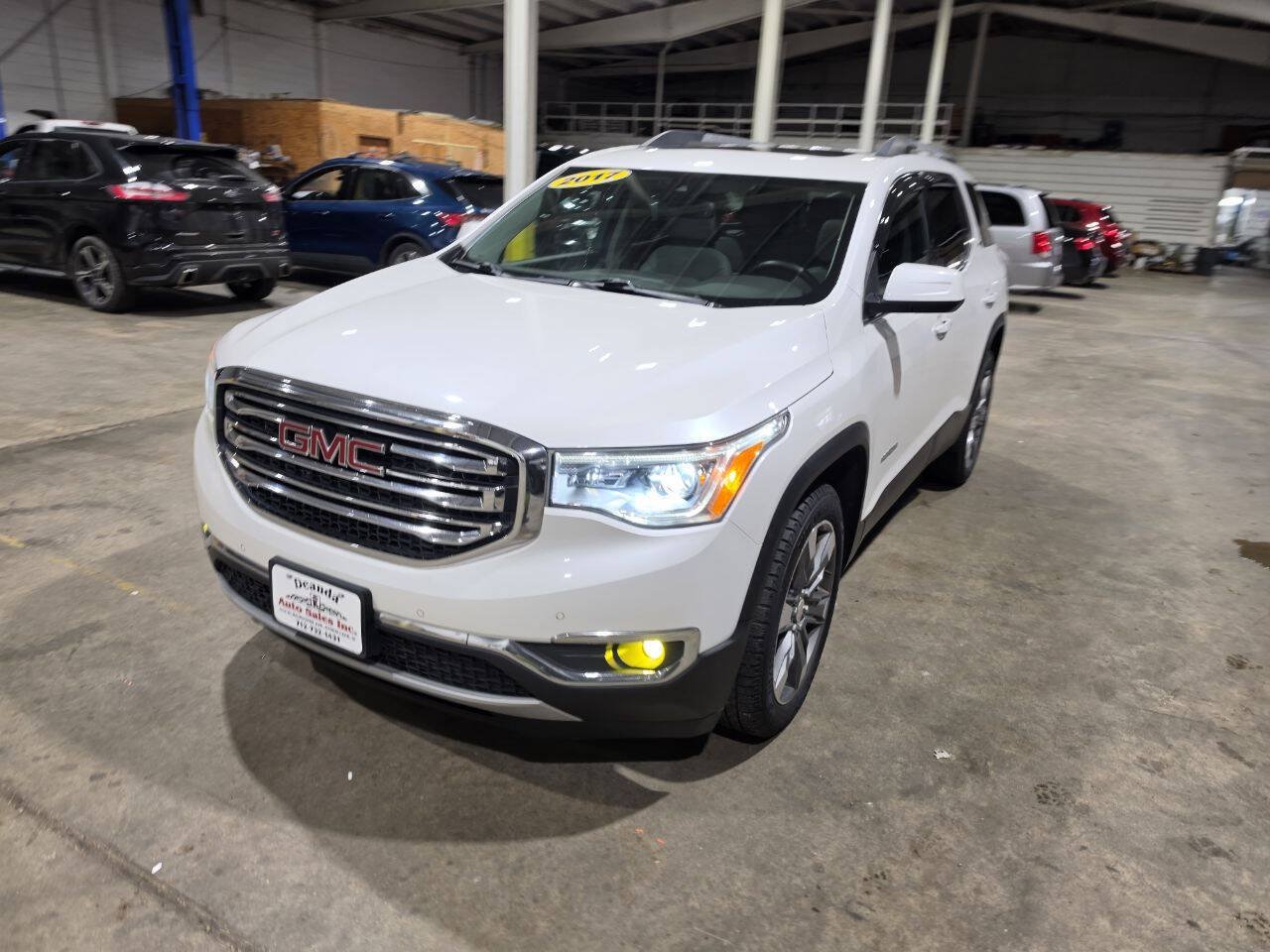 Used 2017 GMC Acadia SLT w/ LPO, Floor Liner Package AWD/4WD image 3