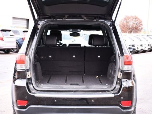 Used 2017 Jeep Grand Cherokee Limited w/ Luxury Group II image 26