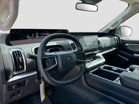 New 2026 Ford Expedition Max Platinum w/ Driver's Package AWD/4WD image 6