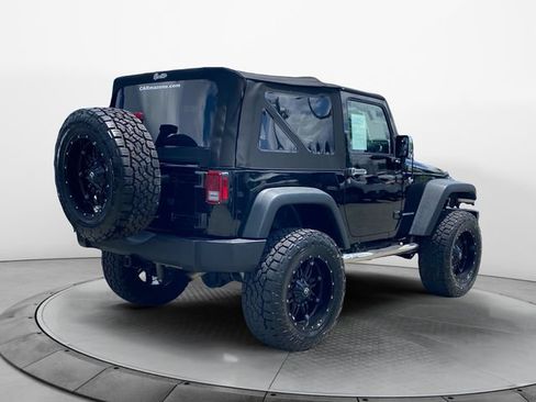 Used 2015 Jeep Wrangler Rubicon w/ Power Convenience Group AWD/4WD image 5