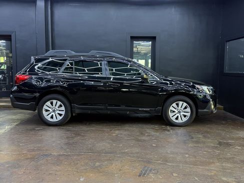 Used 2018 Subaru Outback 2.5i AWD/4WD image 10
