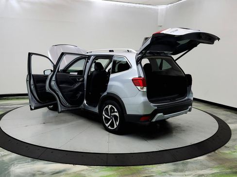 Used 2022 Subaru Forester Touring AWD/4WD image 12