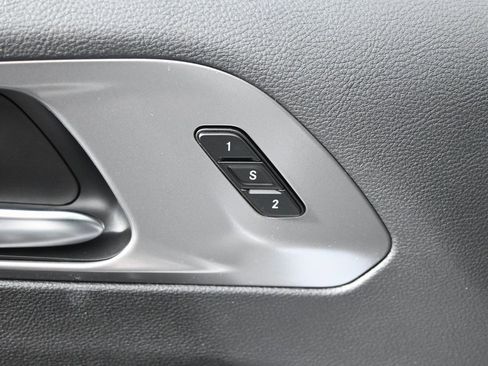 Used 2025 Chrysler Pacifica Select w/ Fav Edition Package image 22