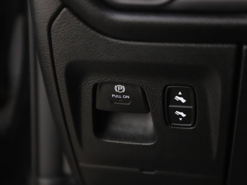 Used 2025 RAM 1500 Laramie AWD/4WD image 26