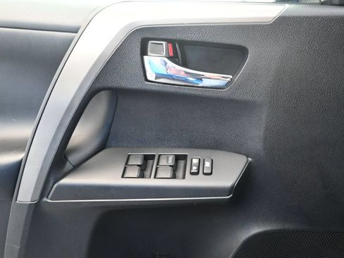 Used 2017 Toyota RAV4 XLE FWD image 13