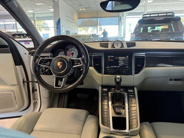 Used 2016 Porsche Macan Turbo AWD/4WD image 24
