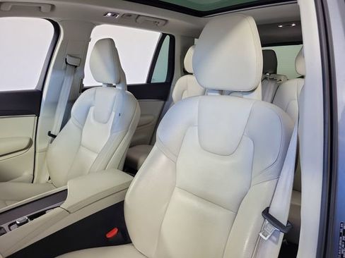 Used 2020 Volvo XC90 T5 Momentum image 21