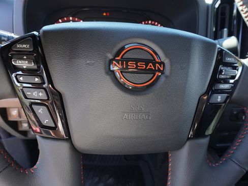 Used 2025 Nissan Frontier PRO-4X AWD/4WD image 16