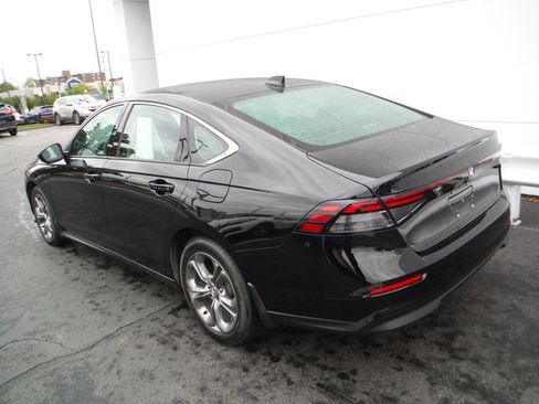 Used 2023 Honda Accord EX image 9