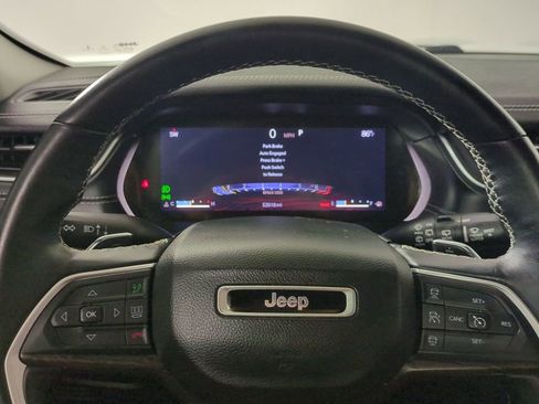 Used 2022 Jeep Grand Cherokee L Limited AWD/4WD image 34