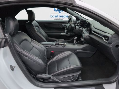 Used 2025 Ford Mustang Premium image 17