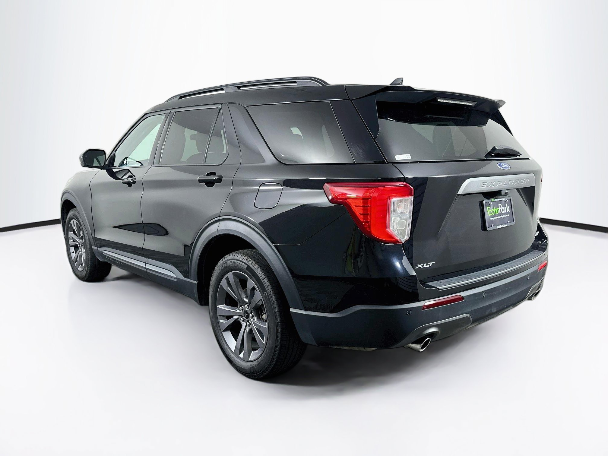 Used 2024 Ford Explorer XLT w/ Equipment Group 202A AWD/4WD image 5