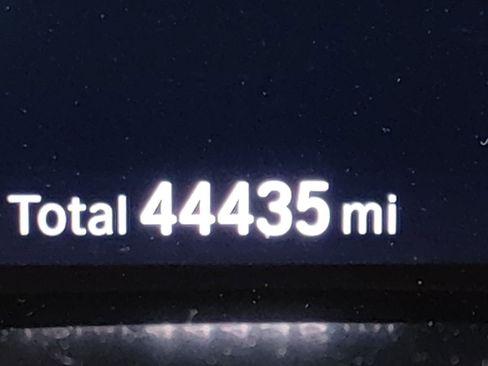 Used 2022 BMW X7 xDrive40i w/ Cold Weather Package image 22