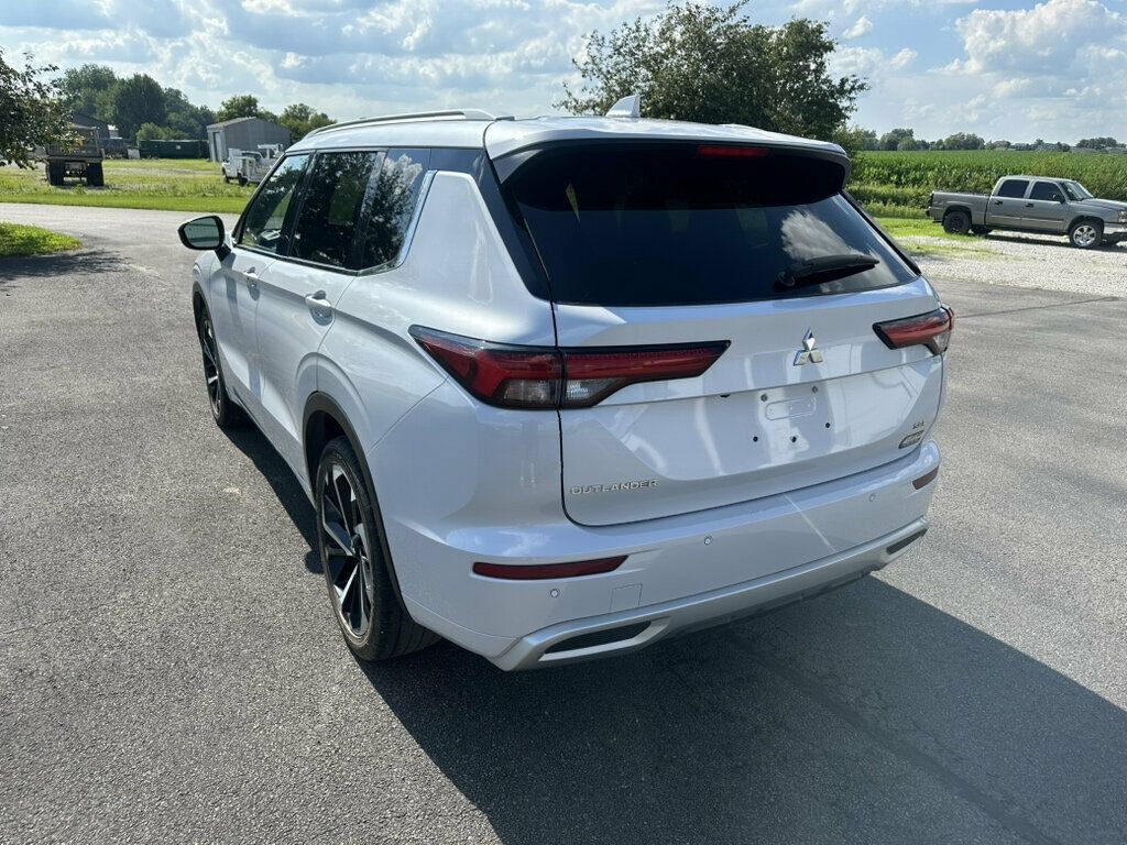 Used 2022 Mitsubishi Outlander SEL AWD/4WD image 3
