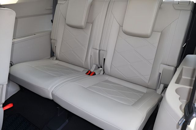 Certified 2024 Volkswagen Atlas SE FWD image 18