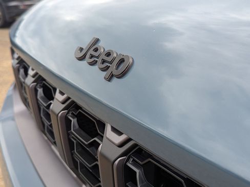 New 2026 Jeep Grand Cherokee L Limited image 25