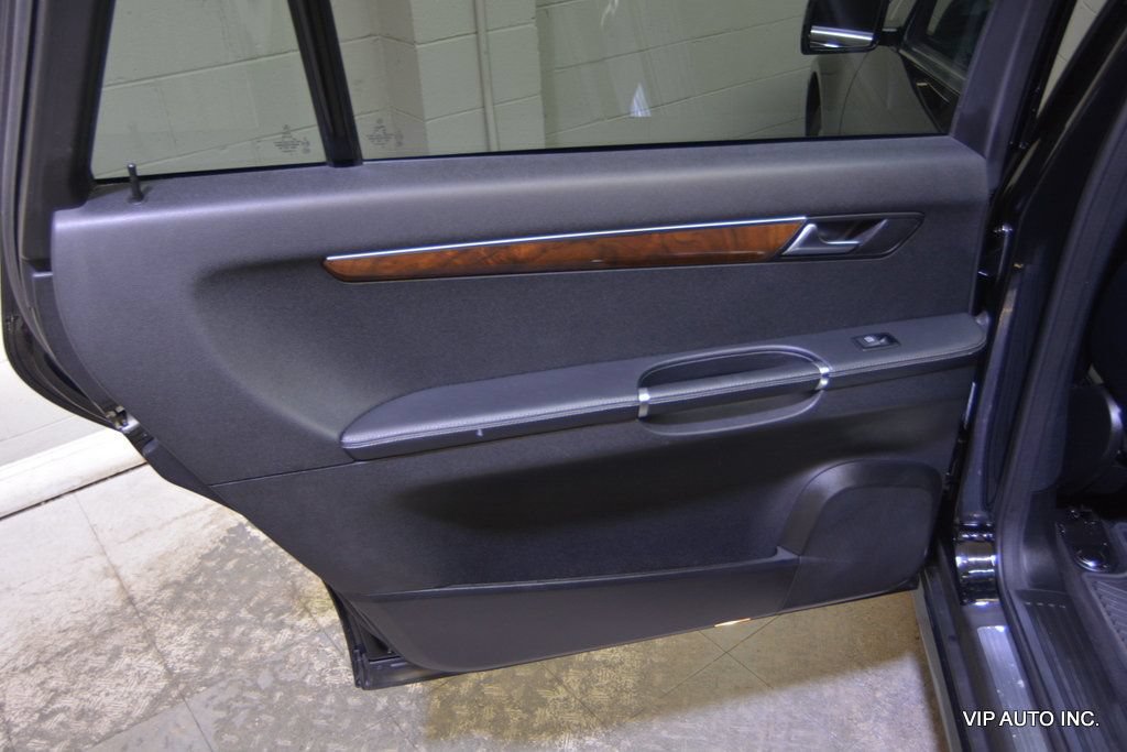 Used 2012 Mercedes-Benz R 350 BlueTEC 4MATIC image 10