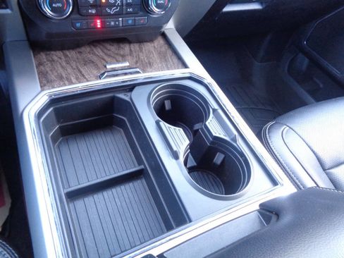 Used 2017 Ford F250 Lariat w/ Lariat Value Package image 46