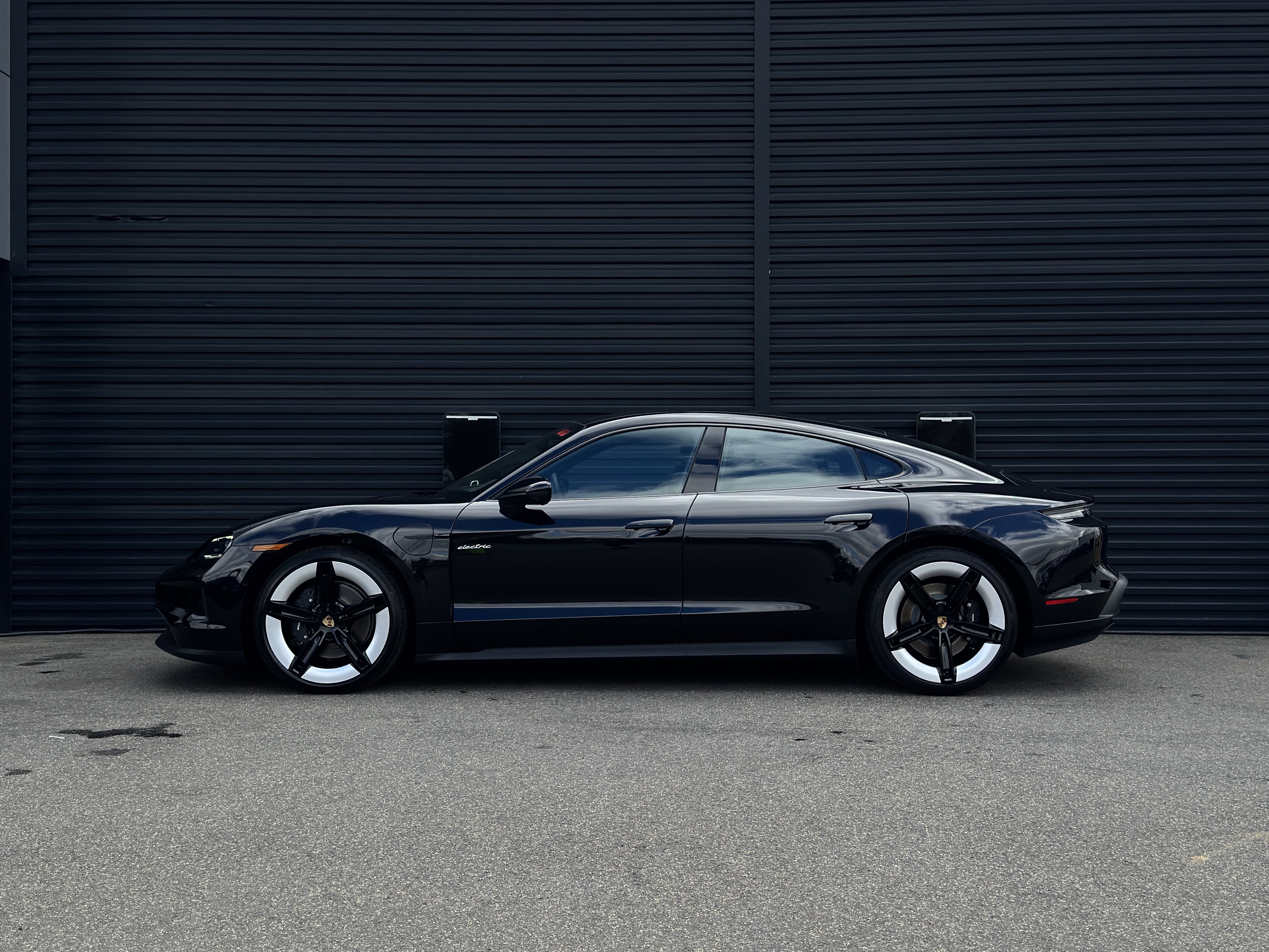 Used 2025 Porsche Taycan AWD/4WD image 2