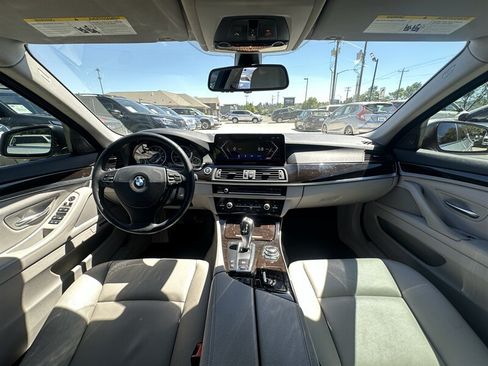 Used 2011 BMW 550i xDrive Sedan AWD/4WD image 4