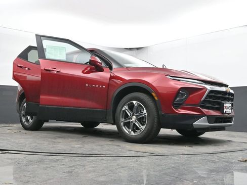 Used 2025 Chevrolet Blazer LT image 69