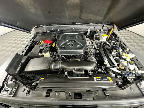 Used 2023 Jeep Wrangler Unlimited AWD/4WD image 33