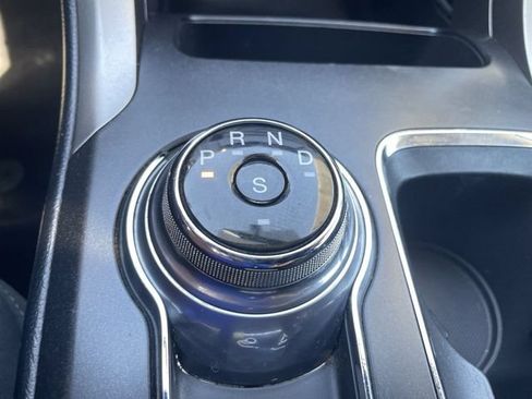 Used 2017 Ford Fusion SE w/ Fusion SE Technology Package FWD image 15