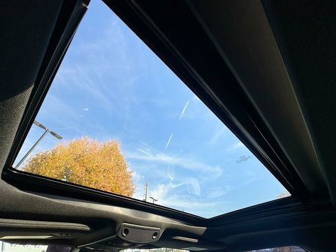 Used 2019 Ford F150 Lariat image 14