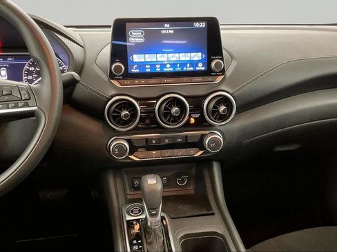 Used 2024 Nissan Sentra SV FWD image 9