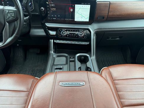 Used 2025 GMC Sierra 2500 Denali Ultimate image 20