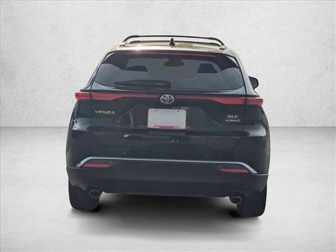 Used 2021 Toyota Venza XLE image 7