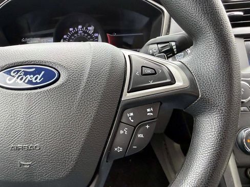 Used 2018 Ford Fusion SE image 22