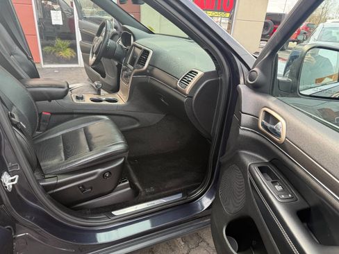 Used 2015 Jeep Grand Cherokee Limited w/ Luxury Group II image 13