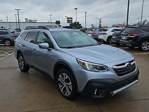 Used 2022 Subaru Outback Limited AWD/4WD image 3