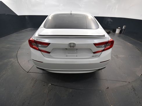 Used 2018 Honda Accord Sport image 8