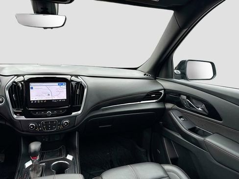 Used 2023 Chevrolet Traverse RS image 27