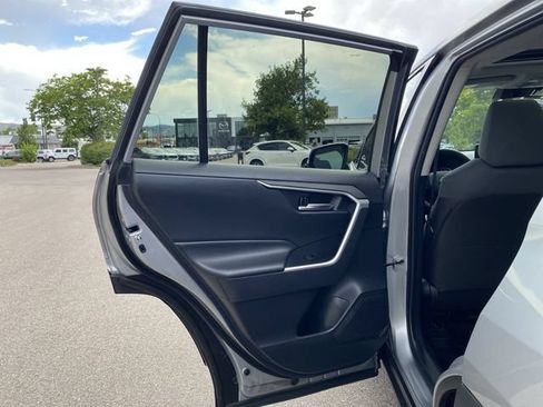 Used 2019 Toyota RAV4 XLE AWD/4WD image 24