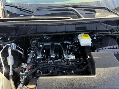 Used 2025 Nissan Pathfinder SV image 33