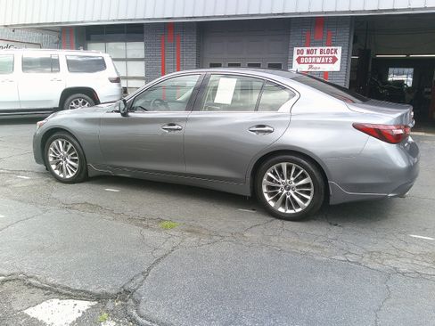Used 2019 INFINITI Q50 Luxe w/ Essential Package (3.0T Luxe) AWD/4WD image 11