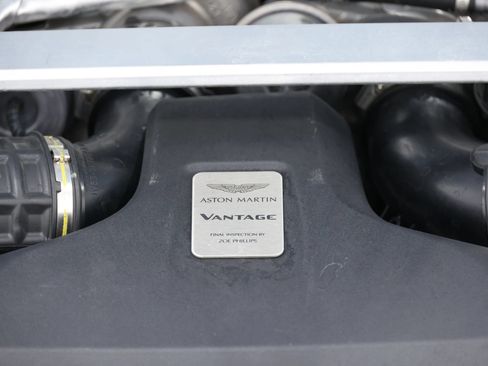 Used 2020 Aston Martin V8 Vantage Coupe RWD image 90